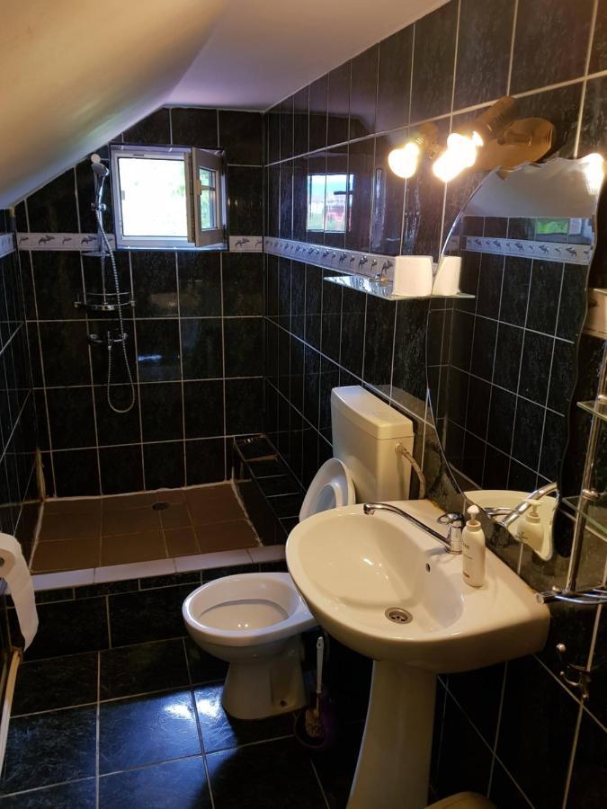 Hompot Accommodation Deva Eksteriør billede