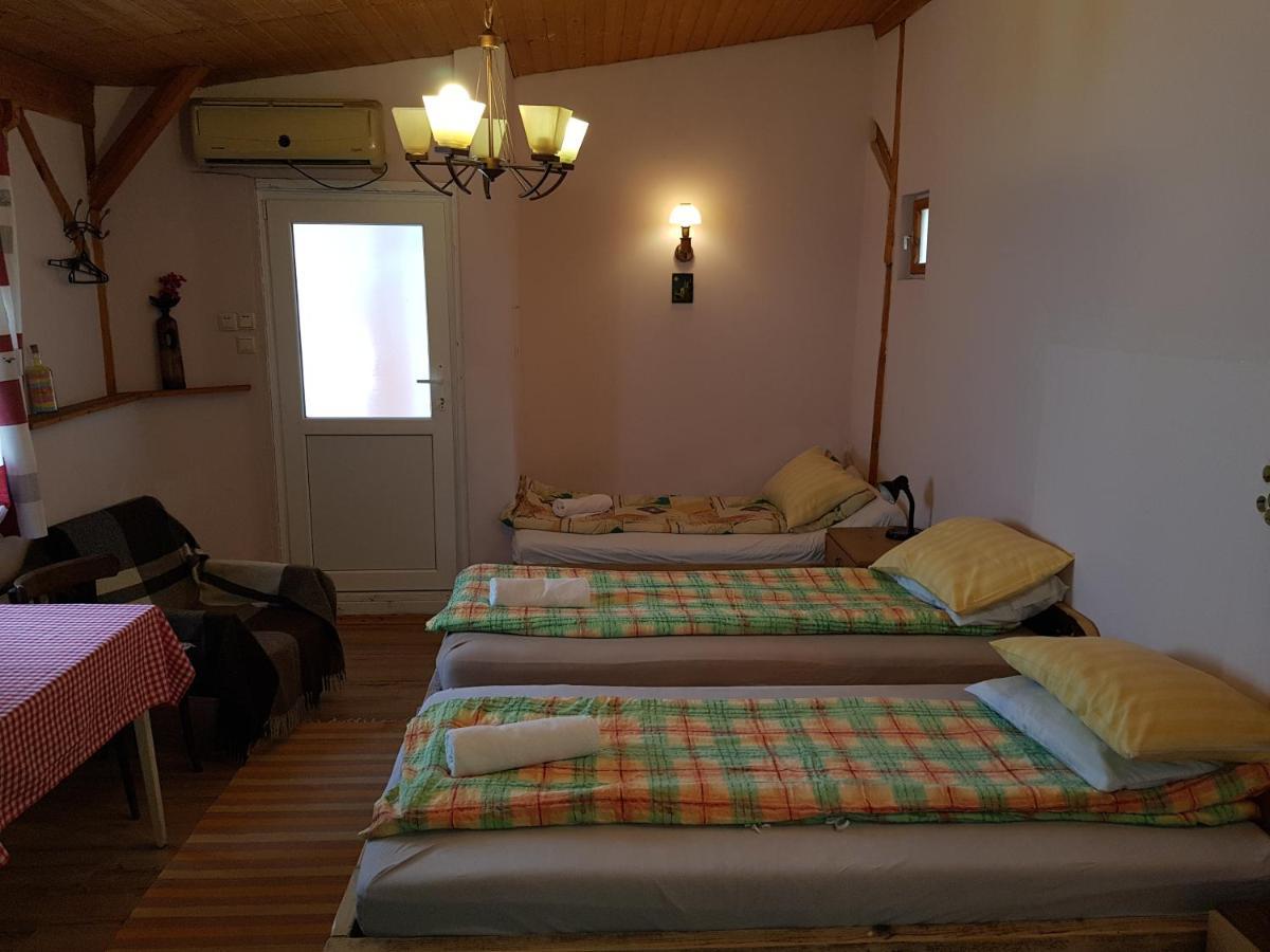 Hompot Accommodation Deva Eksteriør billede